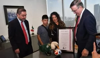 IMPI recibe solicitudes de registro de marca 'Pato Merlín' por instrucciones de Sheinbaum