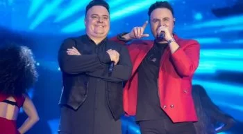 Río Roma llena de romance el Palacio del Arte en Morelia; celebran 15 años de carrera