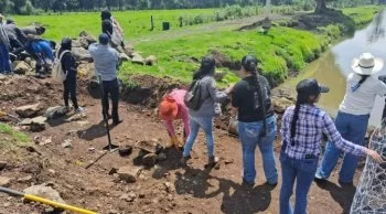 Sader construye presas filtrantes para rescatar el lago de Pátzcuaro; protege 2 mil 500 hectáreas