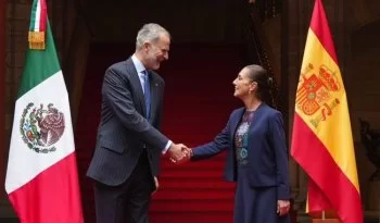 Sheinbaum recibe al rey Felipe VI en Palacio Nacional; refuerzan lazos bilaterales