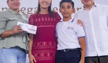 Oaxaca recibe 12 mil 392 mdp en becas educativas en dos años: SEP