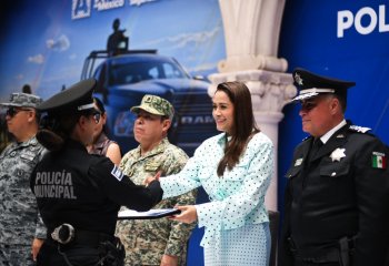 Gobernadora de Aguascalientes reconoce valentía de policías por fortalecer la seguridad