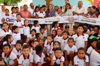 Mara Lezama inaugura domo en primaria de Ucum tras 44 años de espera