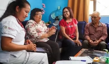 Bienestar realiza visitas médicas domiciliarias a adultos mayores y personas con discapacidad