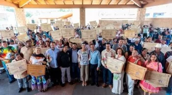 Entregan apoyos de hasta 500 mil pesos a proyectos turísticos en Michoacán