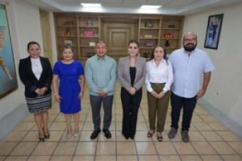 Gobernadora de Guerrero anuncia incremento salarial histórico para burócratas