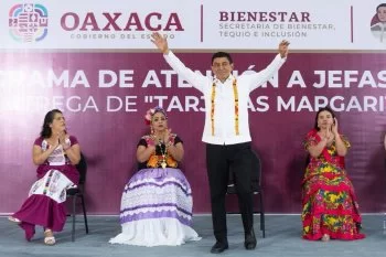 Gobierno de Oaxaca entrega 2 mil 306 Tarjetas Margarita Maza a jefas de familia en extrema pobreza