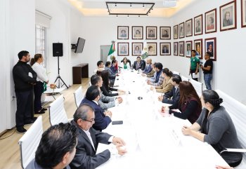 Carlos Ochoa Rodríguez asume la dirección del SEDIF en Puebla; Armenta refrenda apoyo a la política social