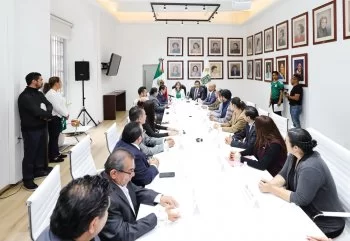 Carlos Ochoa Rodríguez asume la dirección del SEDIF en Puebla; Armenta refrenda apoyo a la política social