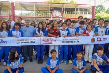 Mara Lezama entrega domo en secundaria de Chetumal con inversión de 3 mdp