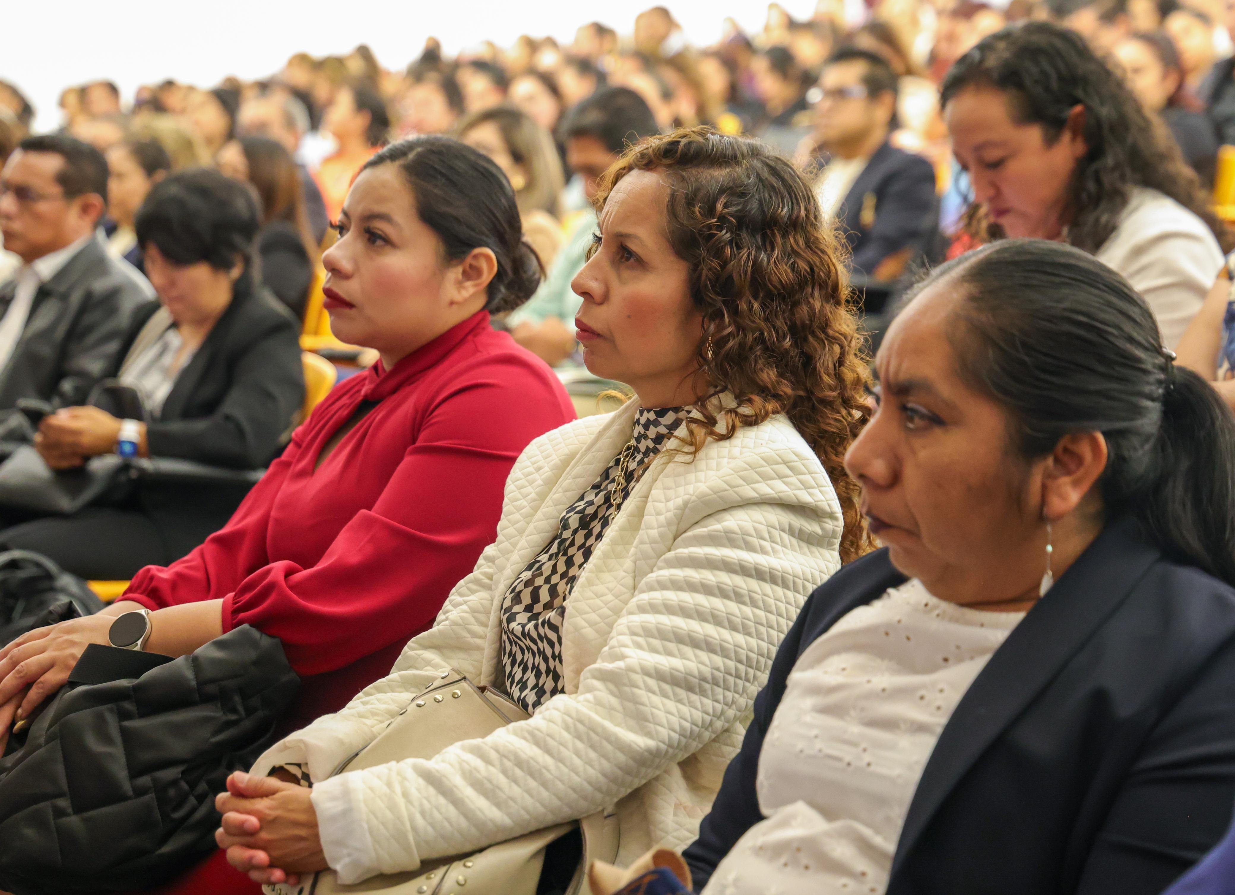 Docentes de Puebla proponen fortalecer la Nueva Escuela Mexicana en foro estatal