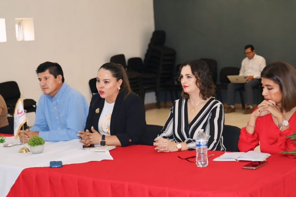 Impulsan participación escolar en Cuerámaro; anuncian nuevo bachillerato en Tupátaro