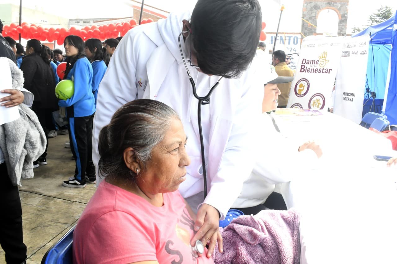 Jornada ‘Por Amor a Puebla’ ofrece más de 160 servicios de salud gratuitos en San José Chiapa