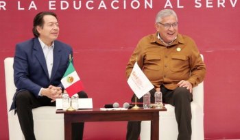 Delgado reconoce avances salariales y laborales del magisterio en reunión con el SNTE