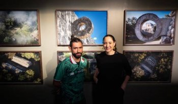 Exposición Tlachtli en el MNA une el juego de pelota prehispánico con la fotografía aérea de Santiago Arau