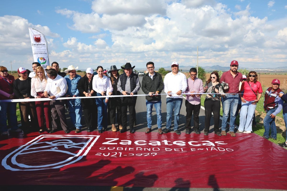 Gobernador David Monreal entrega tramo carretero de 24.5 km en Zacatecas con inversión de 24.6 mdp