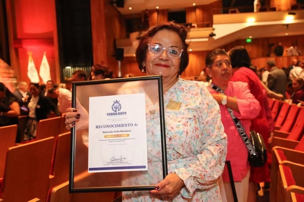 Guanajuato brilla: Escuela de Talentos gana premio mundial y Gobernadora reconoce a maestros