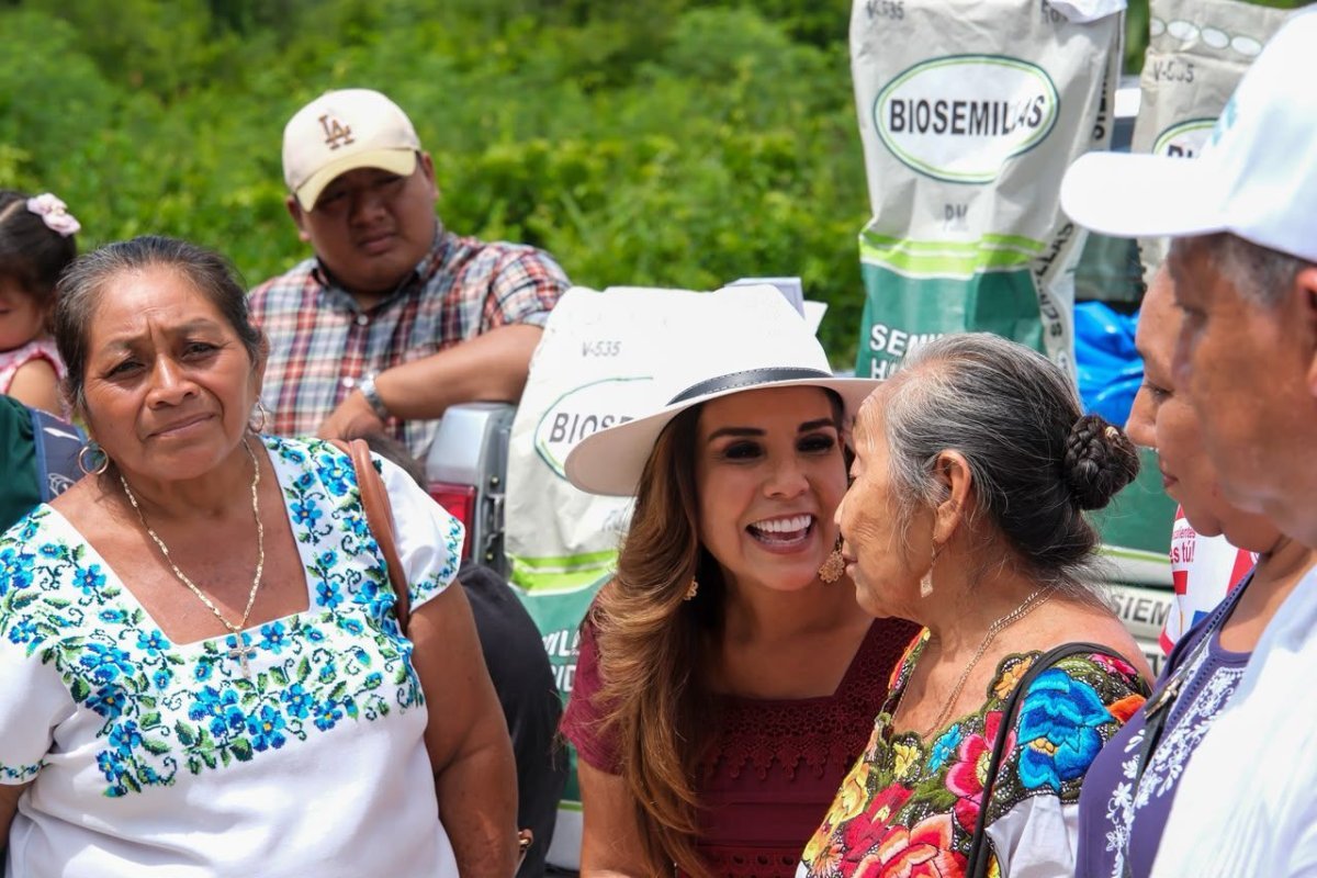 Mara Lezama entrega semillas mejoradas a mil 562 productores en Quintana Roo