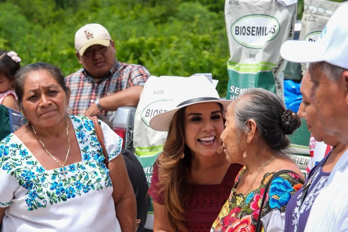 Mara Lezama entrega semillas mejoradas a mil 562 productores en Quintana Roo