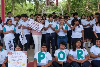 Mara Lezama entrega domo en Cobach de José María Morelos y llama a jóvenes a vivir sin violencia