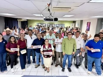 Gobernador de BCS entrega 47 apoyos humanitarios en Comondú por más de 564 mil pesos