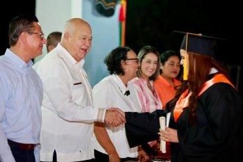 Gobernador de BCS reconoce a generación 2023-2026 del CECyTE por eficiencia terminal del 100%