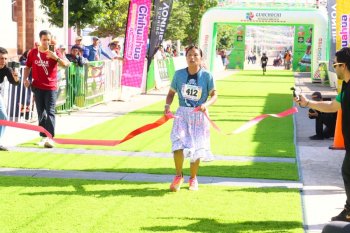 Corredores rarámuris dominan el Ultra Maratón de los Cañones 2026 en Guachochi