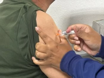 Gobierno aplica 297 vacunas en plazas comerciales de Juárez durante fin de semana