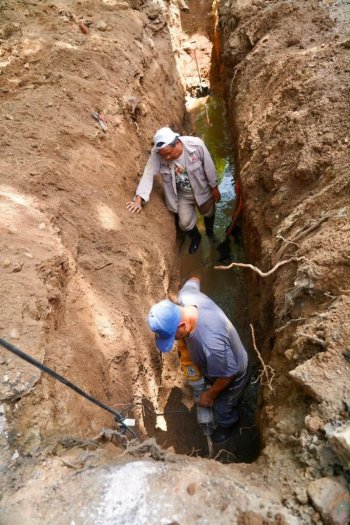 Gobierno de Oaxaca rehabilita red de drenaje en colonia del Maestro para evitar desbordamientos