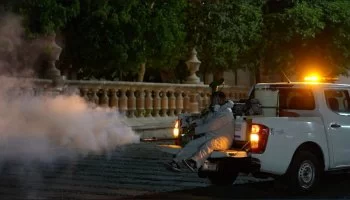 Secretaría de Salud refuerza nebulización contra dengue en colonias del estado