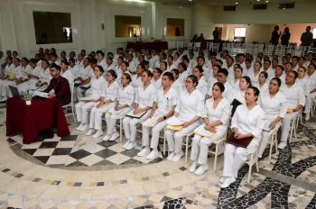126 estudiantes de Enfermería de la USEP inician servicio social en hospitales públicos y privados