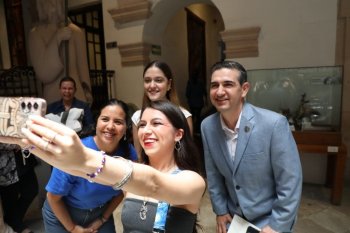 Gobierno de la Gente dona libros para crear bibliotecas en centros de asistencia de León, Irapuato y Celaya