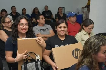 Gobierno de SLP entrega equipos tecnológicos a 30 emprendedores de Ciudad Valles