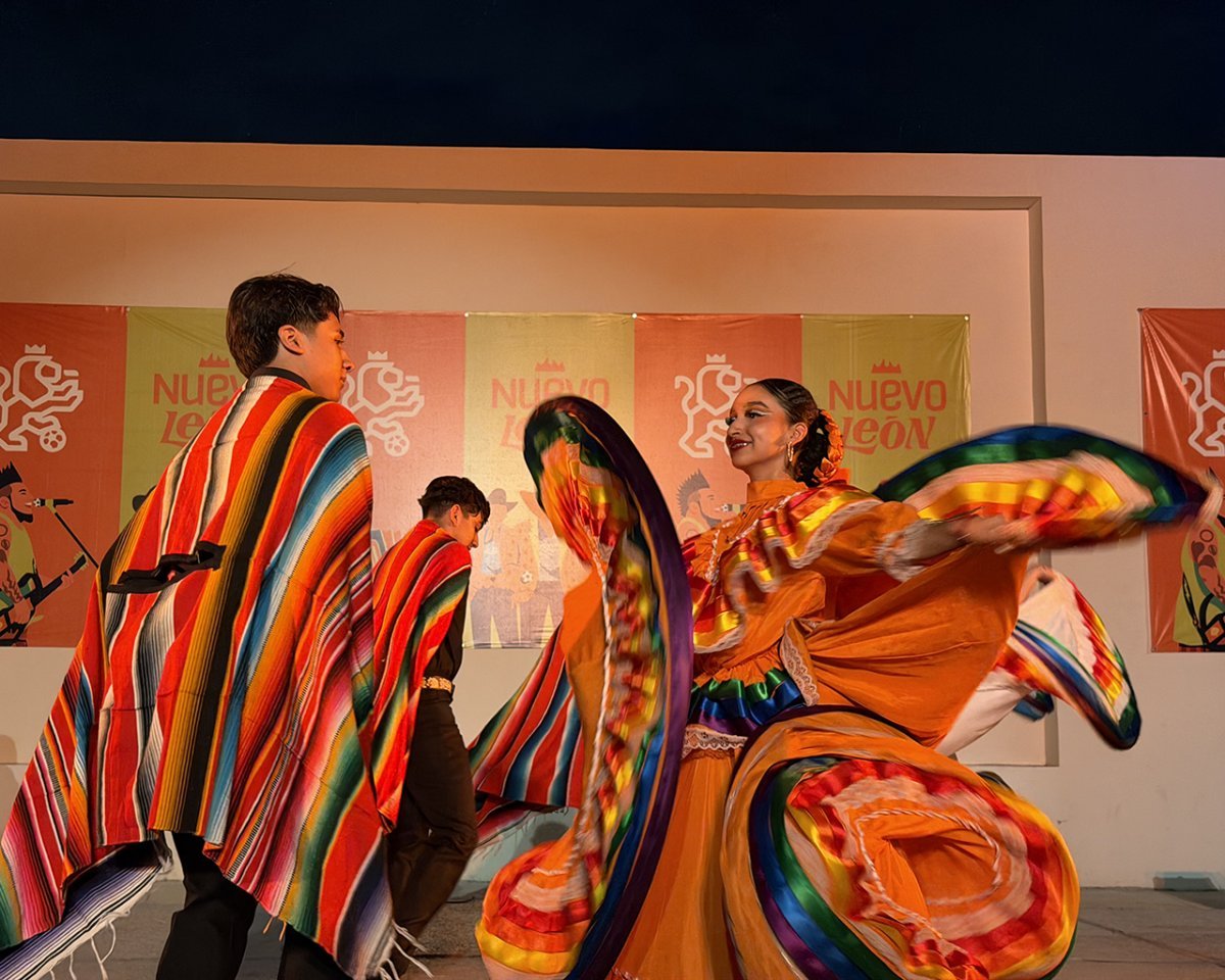Compañía Folklórica Citlali deslumbra con danza y tradición en el Foro Cultural Parque del Agua