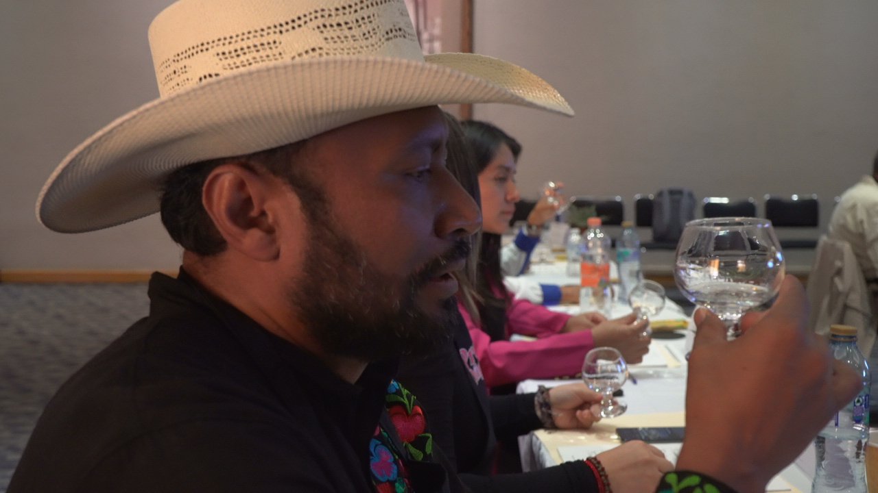 Puebla impulsa el mezcal artesanal con el Premio al Origen 2026; recibe 80 muestras de 118 municipios
