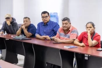 Transportistas acuerdan no ingresar al Centro Histórico de Oaxaca; diálogo continúa
