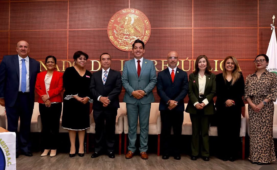 Propone senador crear vínculo permanente con abogados para robustecer el marco legal