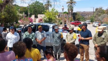 Gobierno de BCS atiende a familias afectadas por incendio en San José de Comondú