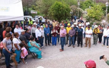 Gobernador de BCS anuncia reconstrucción de viviendas tras incendio en Comondú