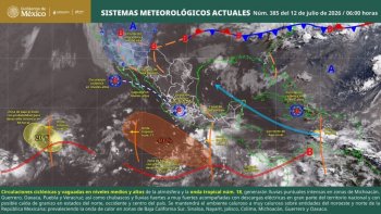 Oleaje elevado y lluvias intensas por onda tropical 18 en Oaxaca este domingo