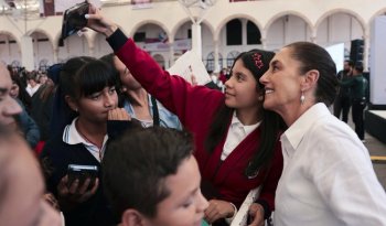 Sheinbaum anuncia beca Gertrudis Bocanegra para universitarios en Zacatecas