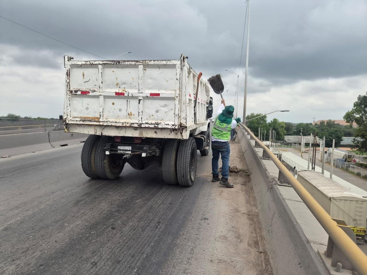 Junta Estatal de Caminos refuerza limpieza en el Circuito Potosí tras lluvias