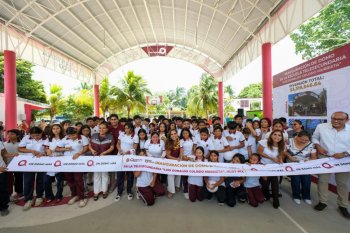 Gobernadora Mara Lezama entrega domo en Huay-Pix tras 44 años de espera de la comunidad escolar