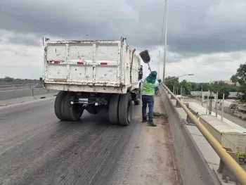 Junta Estatal de Caminos refuerza limpieza en el Circuito Potosí tras lluvias