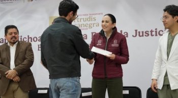 Michoacán, primer estado con becas de transporte para estudiantes de educación superior