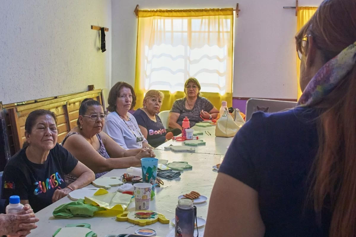 Capacitan a familias en centros comunitarios para prevenir la rickettsiosis