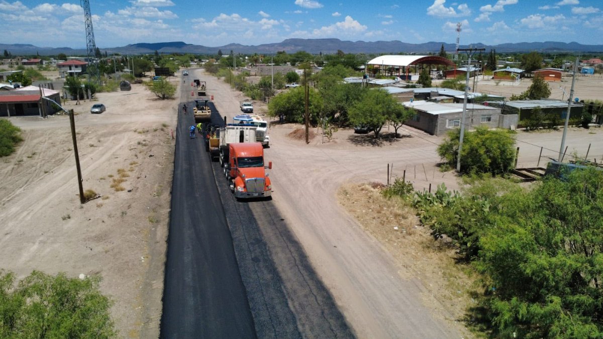 Carretera Conchos-Naica registra 60% de avance; inversión de 20 mdp beneficiará a 29 mil habitantes