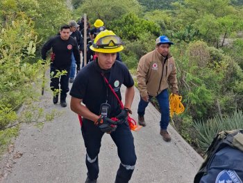 Buscan a motociclista desaparecido en canal de Valsequillo en Tecali de Herrera