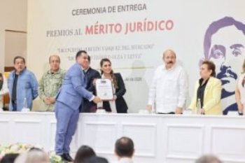 Gobernadora entrega Premio al Mérito Jurídico 2026 a abogados destacados en Guerrero