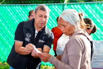 Gobierno de Puebla entrega apoyos a damnificados por desbordamiento del Río Atoyac en Ocoyucan